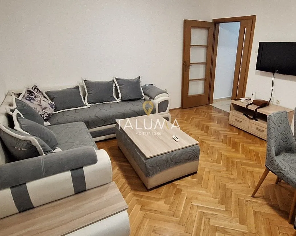Izdavanje, dvosoban stan, 70m², Tološi, Podgorica