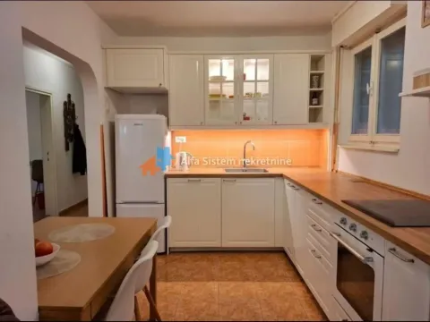 Izdavanje, četvorosoban stan, 80m², Stari Grad, Beograd - image 18