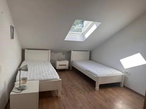 Izdavanje, dvosoban stan, 70m², Tivat, Crna Gora - image 3