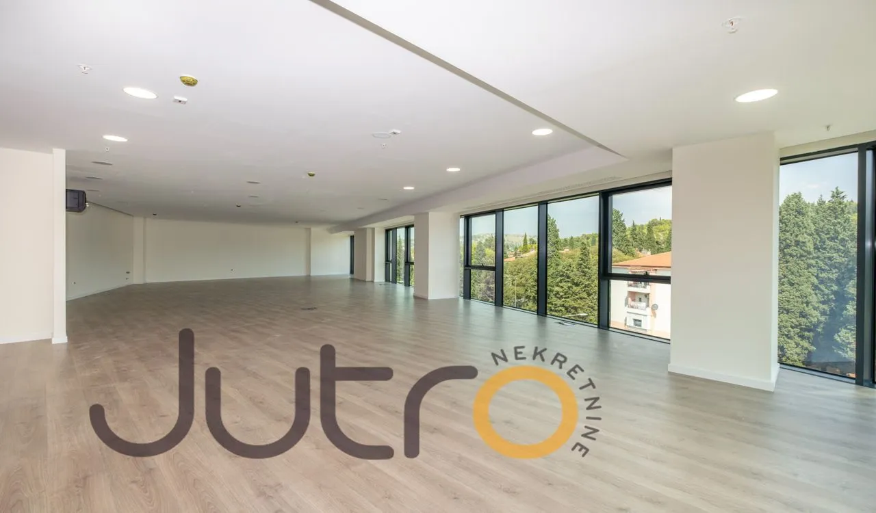 Prodaja, poslovni prostor, 2542m², Podgorica, Crna Gora