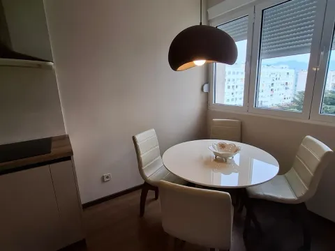 Izdavanje, dvosoban stan, 75m², Preko Morače, Podgorica - image 4