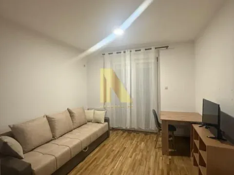 Izdavanje, garsonjera, 28m2, Grbavica, Novi Sad, Novi Sad