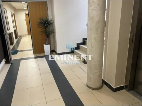 Izdavanje, dvosoban stan, 40m², Stari Grad, Beograd - image 13