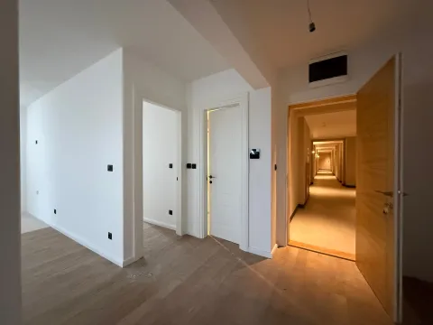 Sale, two bedroom apartment, 84m², Donja Gorica, Podgorica - image 12