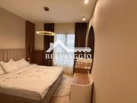 Izdavanje, trosoban stan, 76m², Grad, Kotor - image 4