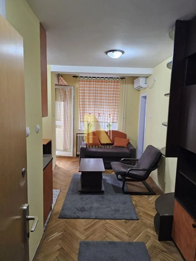 Izdavanje, garsonjera, 22m², Rotkvarija, Novi Sad Sve Podlokacije