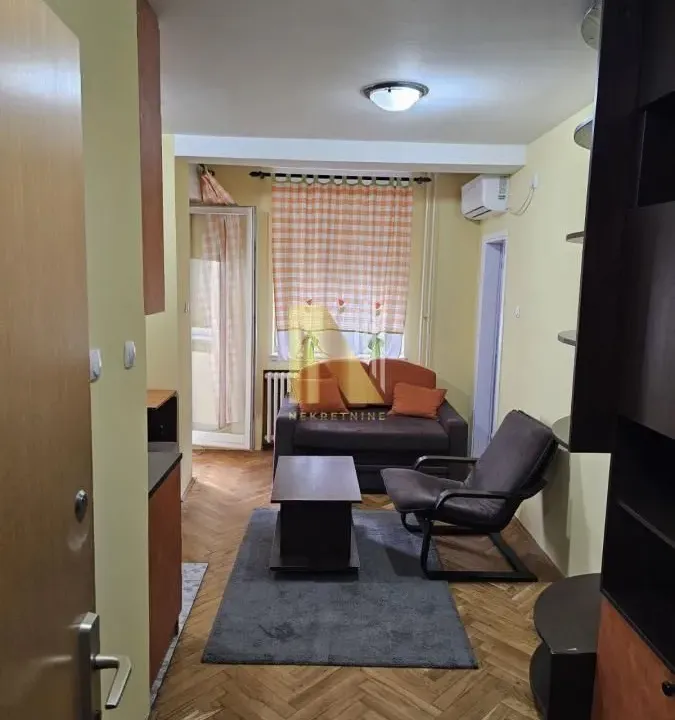 Izdavanje, garsonjera, 22m², Rotkvarija, Novi Sad Sve Podlokacije