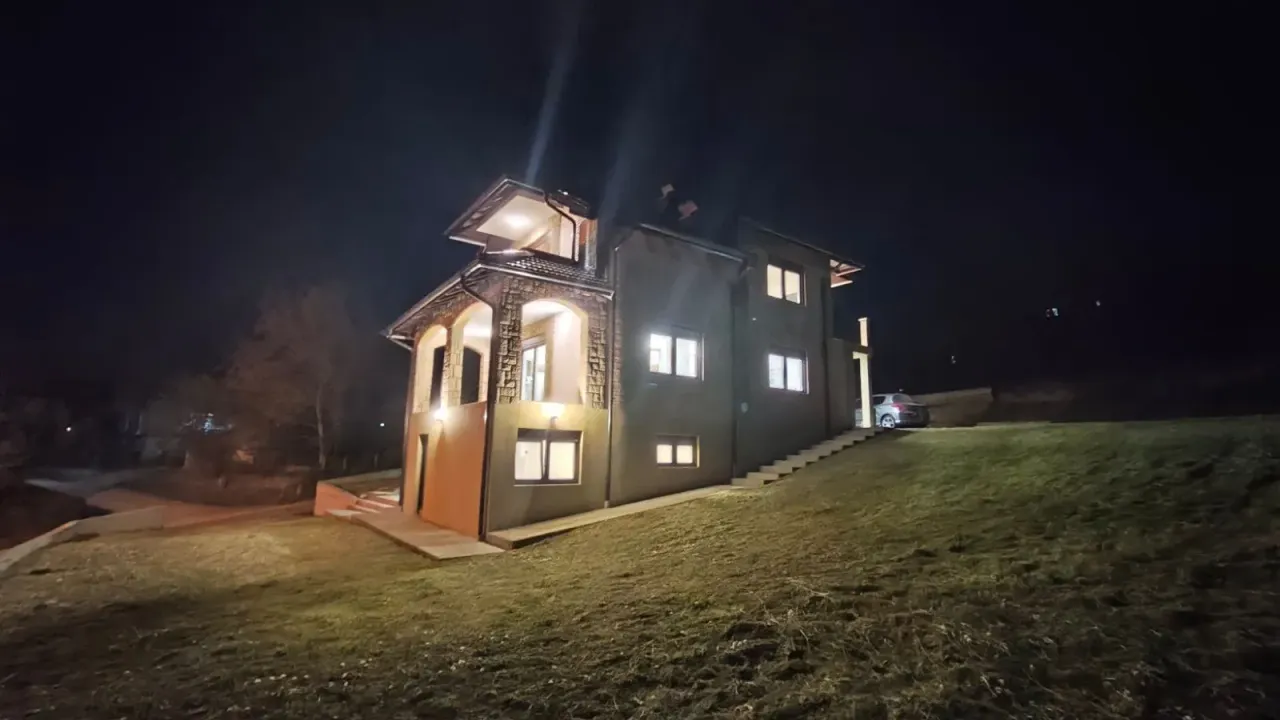 Prodaja, kuća, 292m², Tršić, Loznica