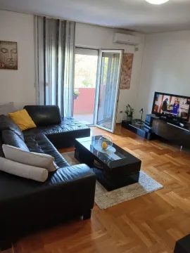 Rent, two bedroom apartment, 100m², Bonići, Tivat - image 2