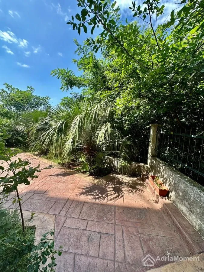 Prodaja, trosoban stan, 90m², Petrovac, Budva