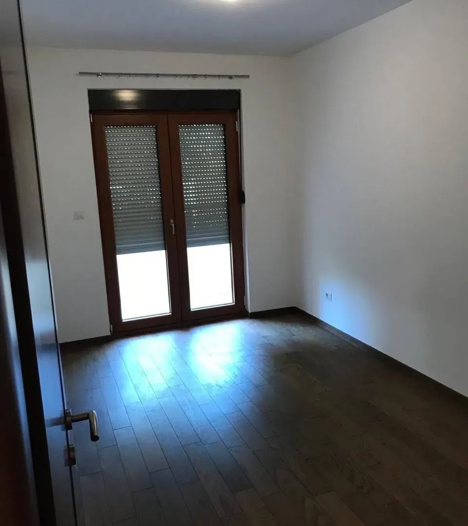 Izdavanje, jednosoban stan, 45m², Ljubović, Podgorica