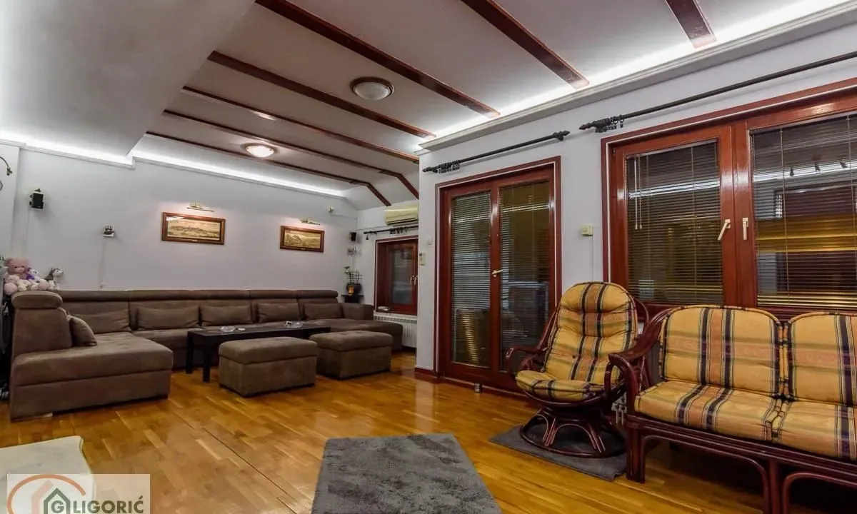 Prodaja, četvorosoban stan, 104m², Stari Grad, Beograd
