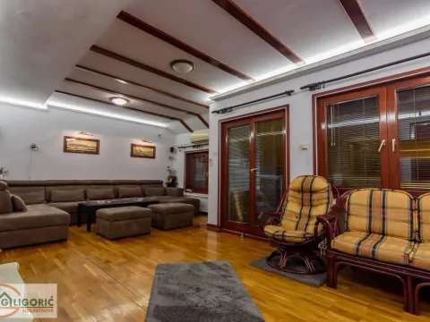 Sale, four bedroom apartment, 104m², Stari Grad, Beograd - image 1