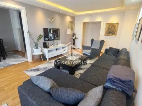 Izdavanje, stan, 120m², Cerak, Beograd - image 1