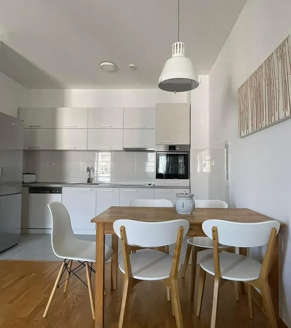 Izdavanje, dvosoban stan, 64m², City Kvart, Podgorica