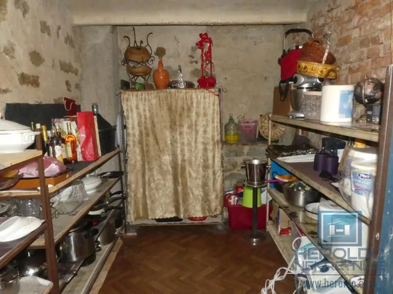 Prodaja, kuća, 380m², Pivara, Jagodina