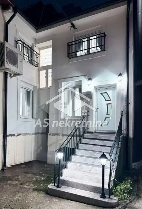 Rent, apartment, 120m², Kalenić Pijaca, Vračar Sve Podlokacije