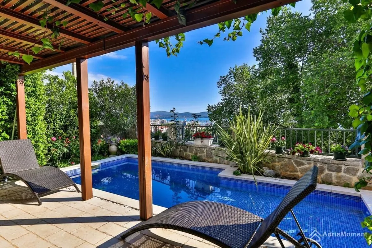 Sale, house, 240m², Donja Lastva, Tivat