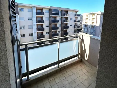 Rent, apartment, 64m², City Kvart, Podgorica - image 13