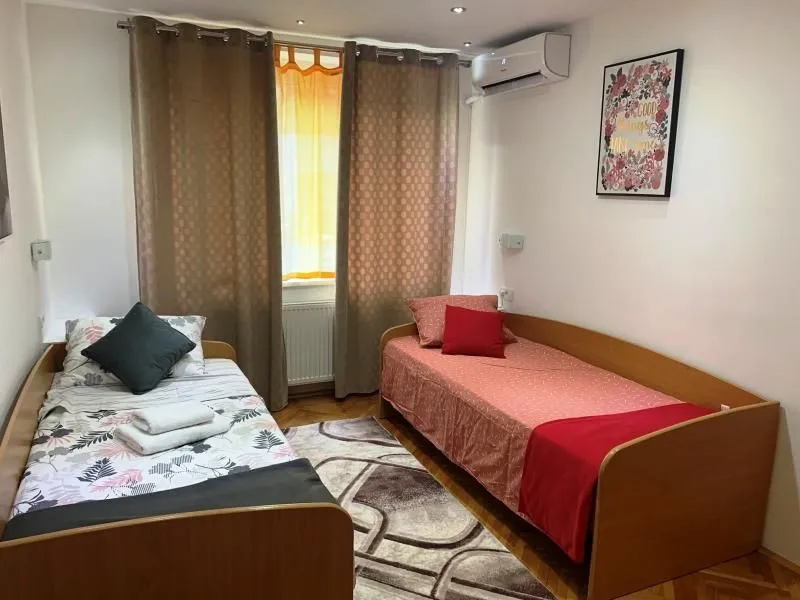 Izdavanje, trosoban stan, 60m², Centar, Niš
