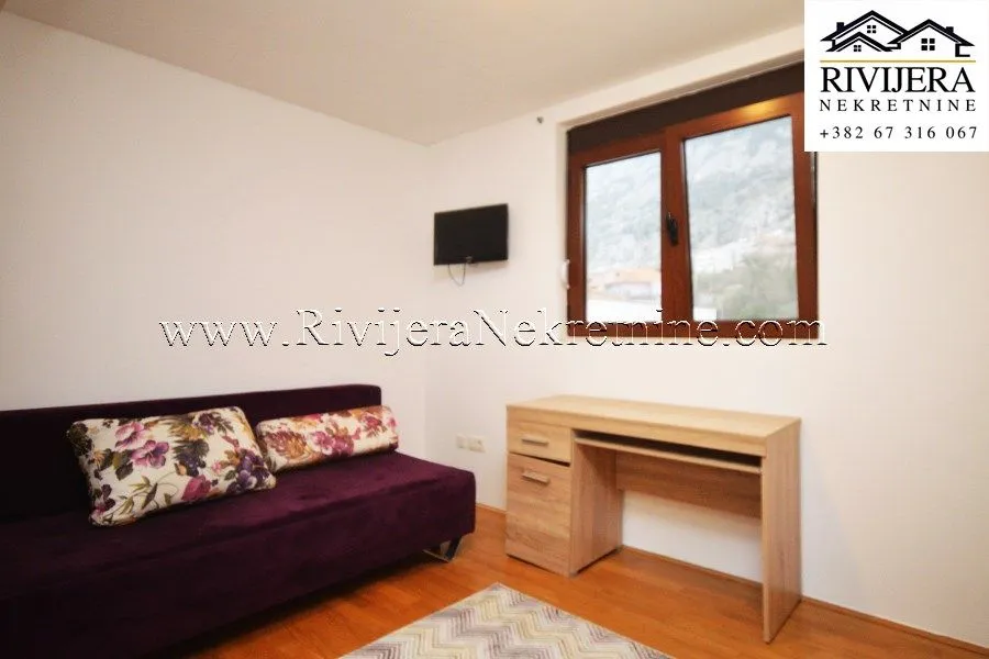 Sale, four bedroom apartment, 105m², Dobrota, Kotor