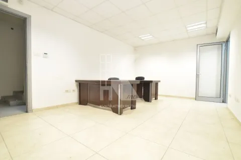 Rent, office space, 155m², Stari Aerodrom, Podgorica - image 18
