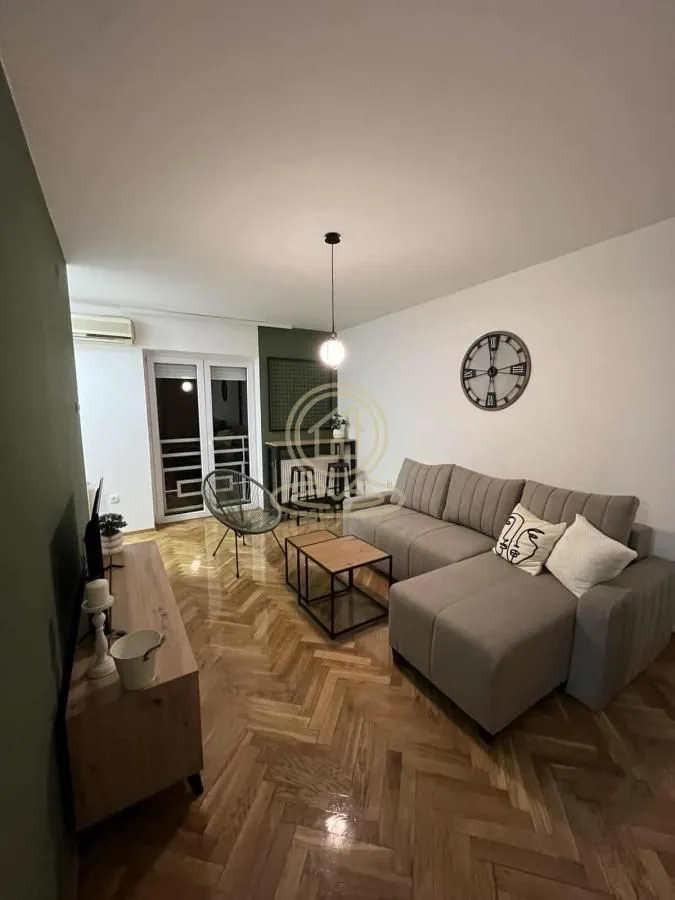 Izdavanje, jednosoban stan, 28m², Stari grad, Novi Sad