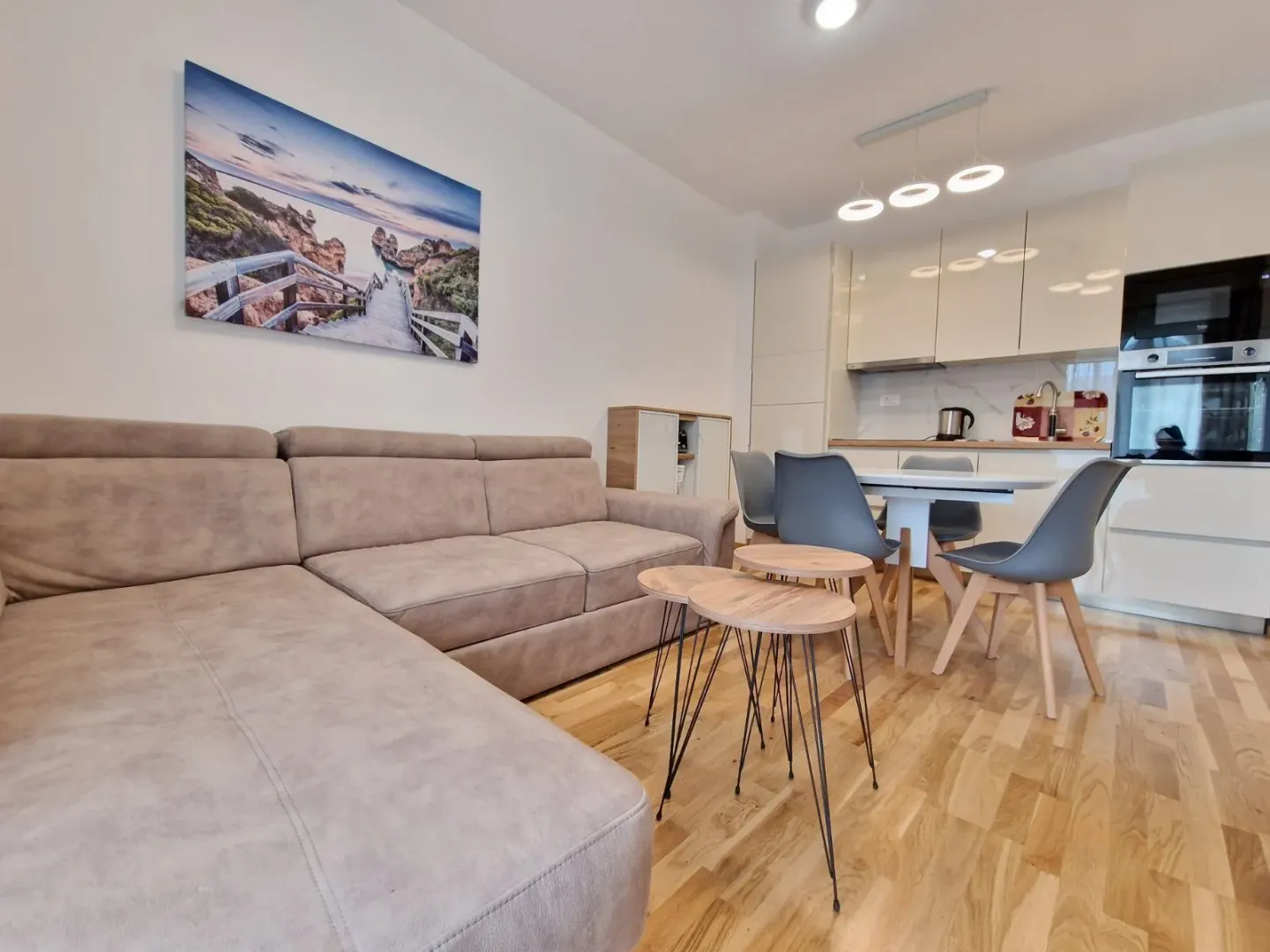 Izdavanje, jednosoban stan, 44m², Bečići, Budva