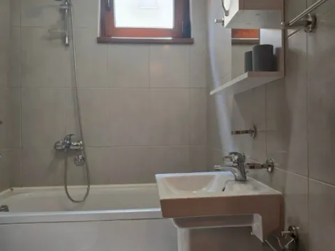 Izdavanje, garsonjera, 28m², Nova Dalmatinska, Podgorica - image 2