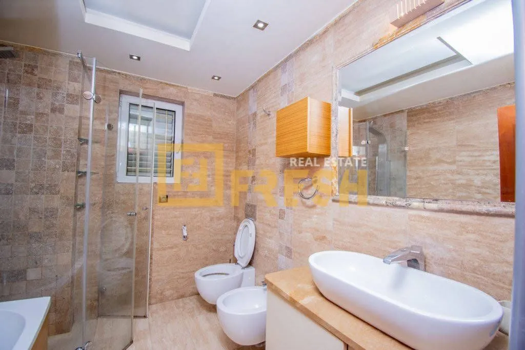 Rent, house, 600m², Zagorič, Podgorica