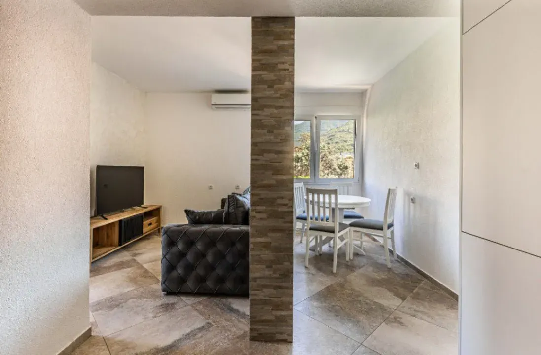 Prodaja, dvosoban stan, 55m², Centar, Tivat