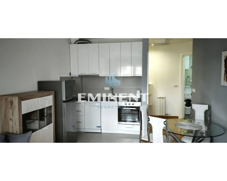 Rent, two bedroom apartment, 40m², Đeram Pijaca, Beograd
