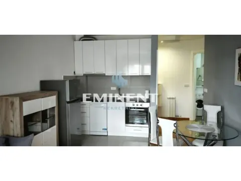 Izdavanje, dvosoban stan, 40m², Đeram Pijaca, Beograd - image 4