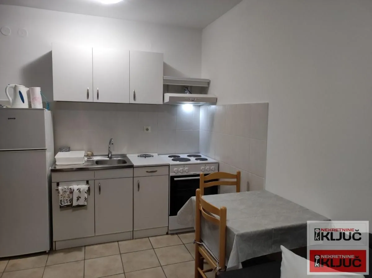 Izdavanje, garsonjera, 26m², Grbavica, Novi Sad Sve Podlokacije