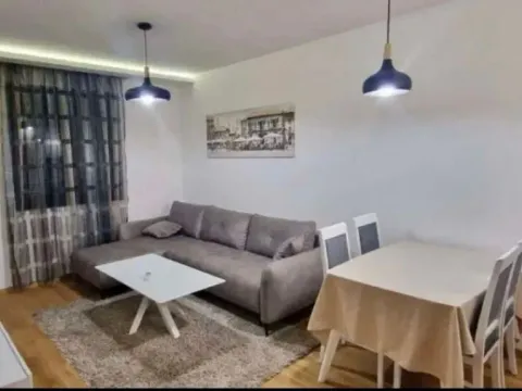 Izdavanje, dvosoban stan, 55m², City Kvart, Podgorica - image 1