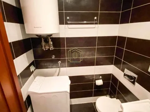 Izdavanje, jednosoban stan, 53m², Centar, Podgorica - image 10