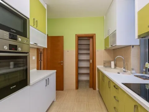 Sale, three bedroom apartment, 137m², Podgorica, Crna Gora - image 5