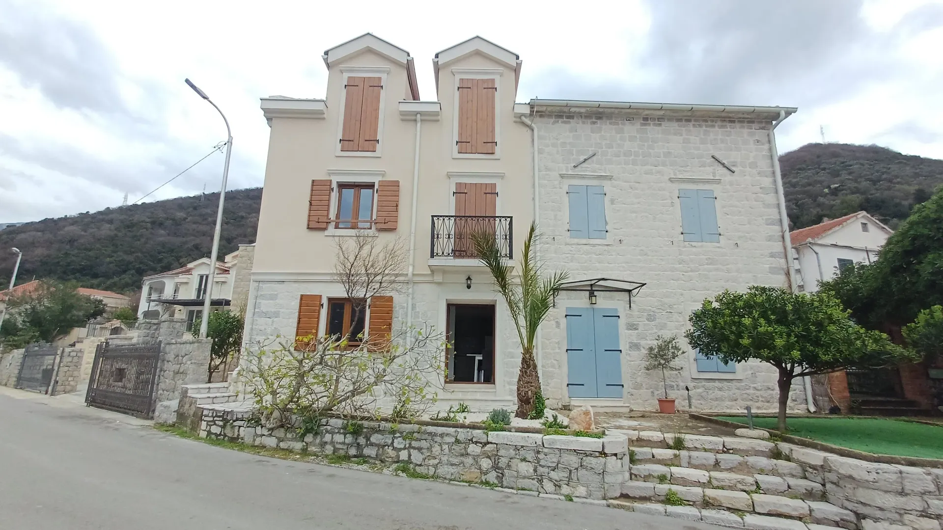 Rent, one bedroom apartment, 55m², Lepetani, Tivat