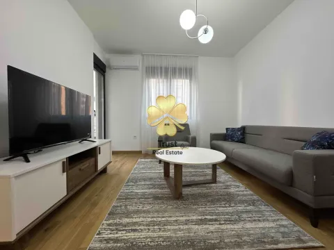 Izdavanje, dvosoban stan, 60m², City Kvart, Podgorica