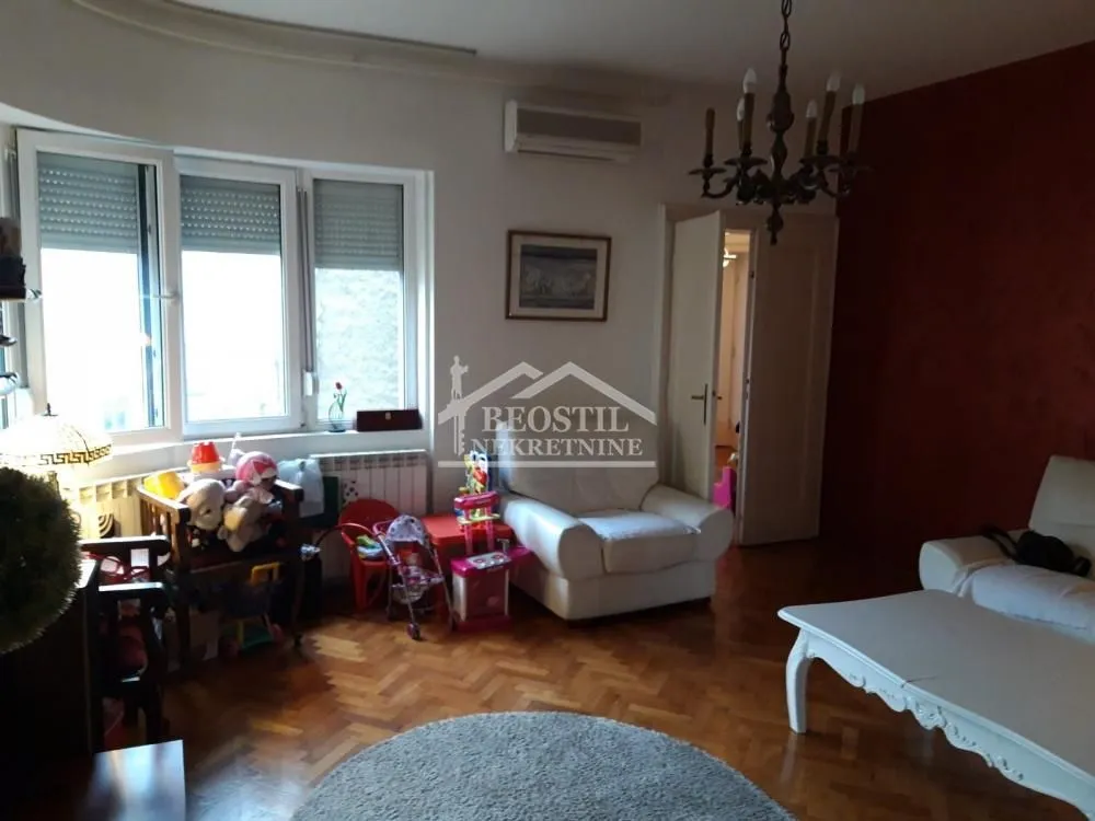 Prodaja, trosoban stan, 99m², Stari Grad, Beograd