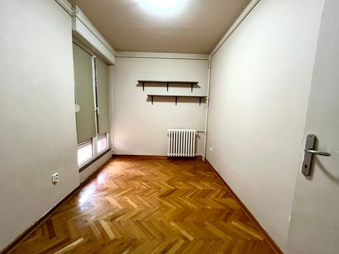 Izdavanje, četvorosoban stan, 105m², Kanarevo Brdo, Beograd