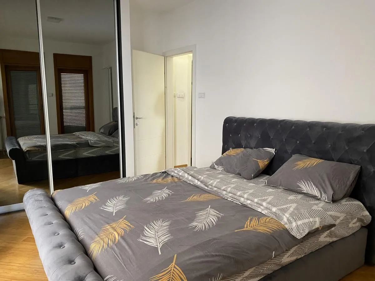 Rent, three bedroom apartment, 103m², Stari Grad, Beograd