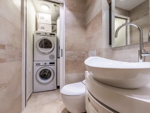 Sale, one bedroom apartment, 115m², Centar, Budva - image 21