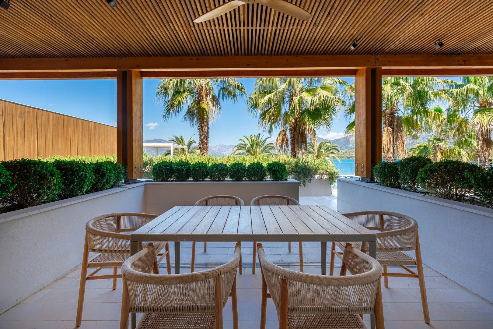 Prodaja, dvosoban stan, 300m², Đuraševići, Tivat