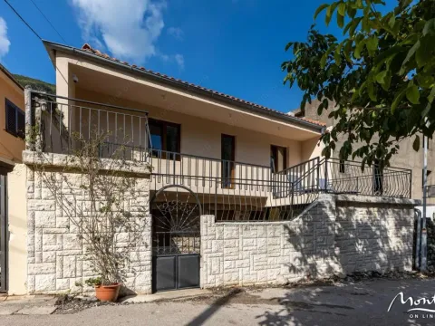 Prodaja, kuća, 110m², Kotor, Crna Gora