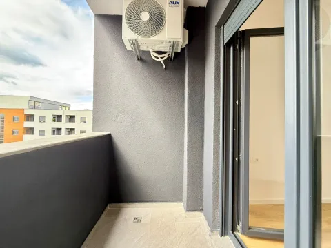 Prodaja, jednosoban stan, 43m², Stari Aerodrom, Podgorica - image 3