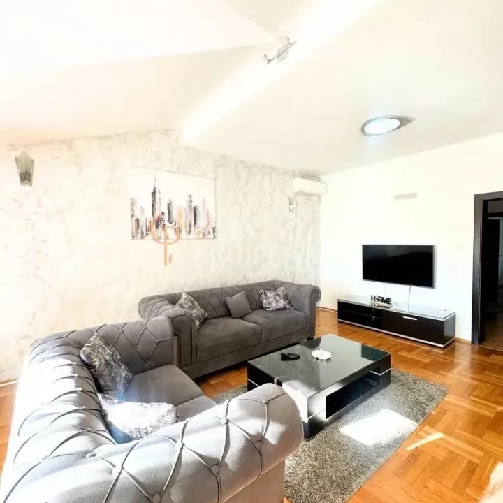 Izdavanje, stan, 115m², Tološi, Podgorica
