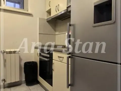 Izdavanje, trosoban stan, 89m², Savski Venac, Beograd - image 9