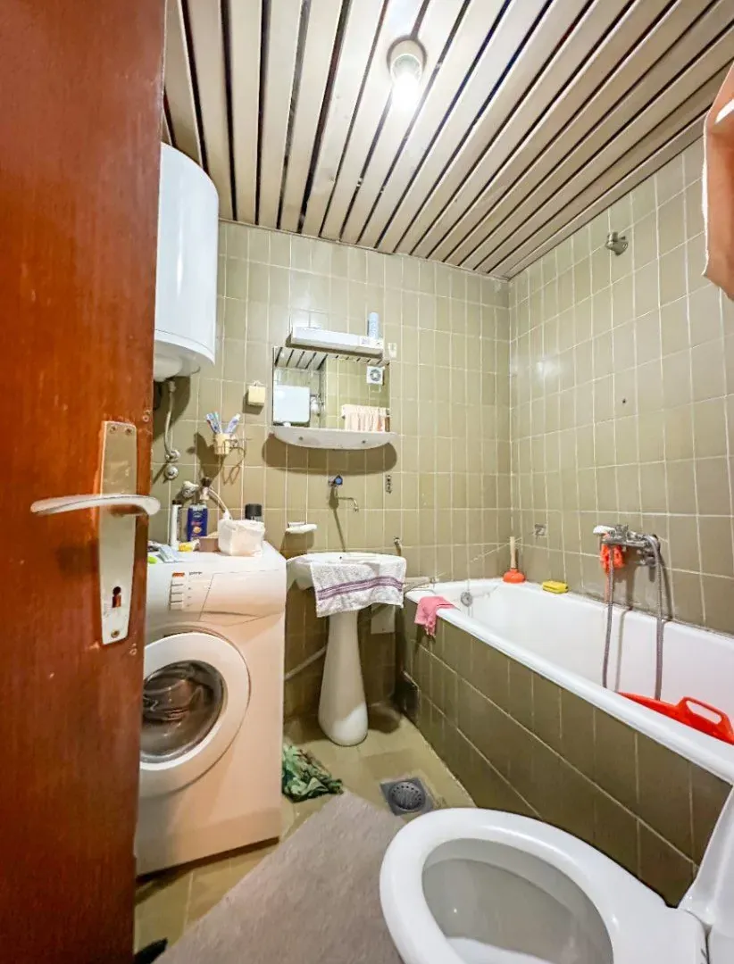 Prodaja, dvosoban stan, 76m², Blok 6, Podgorica