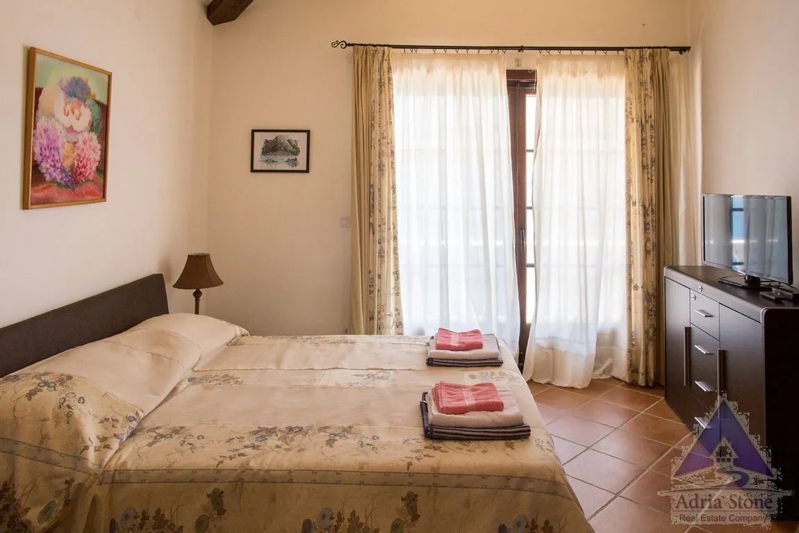 Prodaja, ugostiteljski objekat, 235m², Kostanjica, Kotor